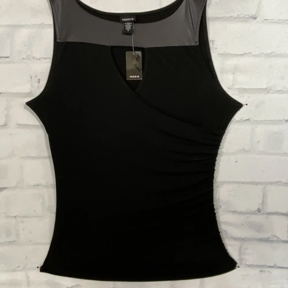 NWT Torrid Top - Picture 7 of 8
